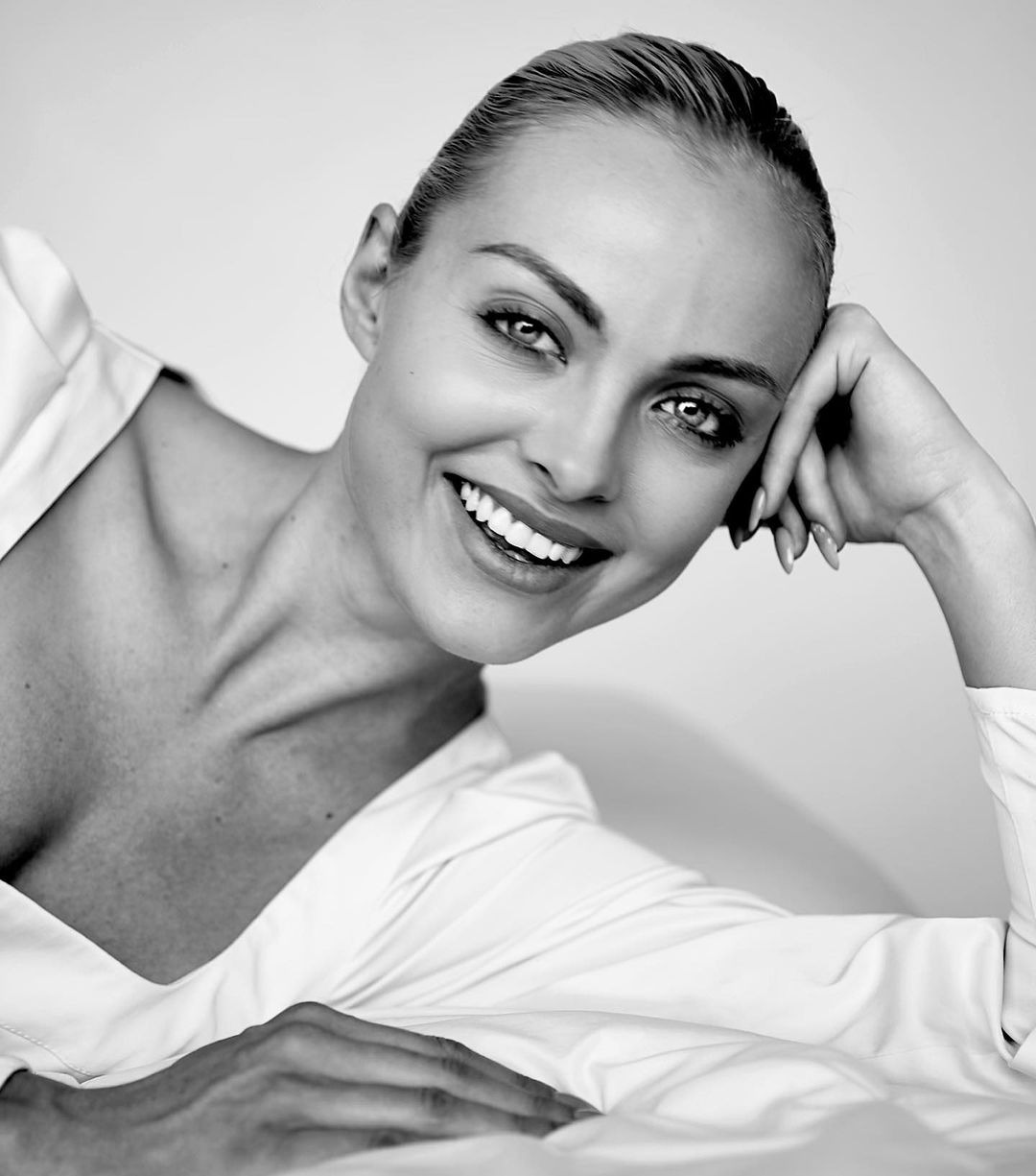 Elizaveta — Model & Hostess in Paris photo 13
