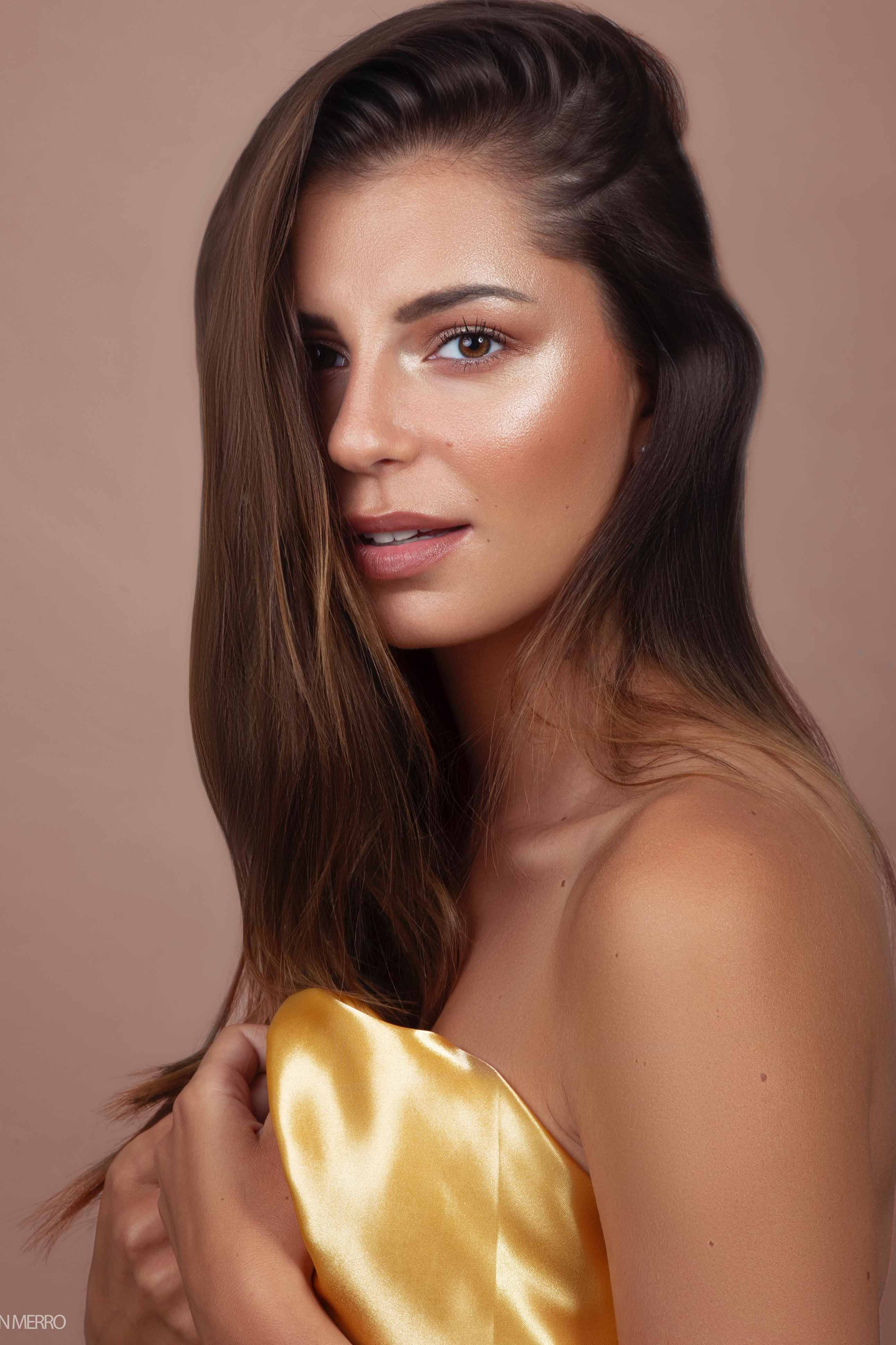 Julia — Model & Hostess in Paris photo 9