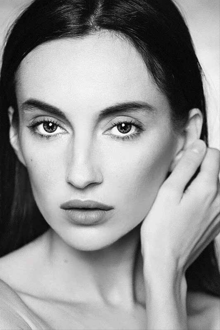 Sasha — Model & Hostess in Paris photo 1