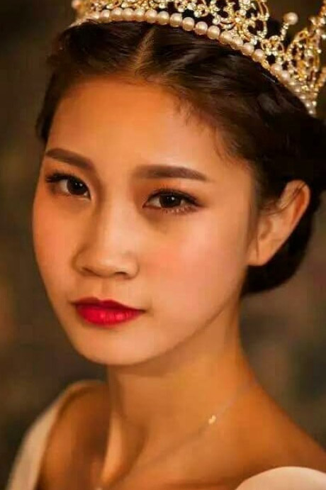 Yue — Model & Hostess in Rh&ocirc;ne photo 1