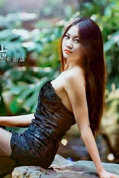 Yue — Model & Hostess in Rh&ocirc;ne photo 4