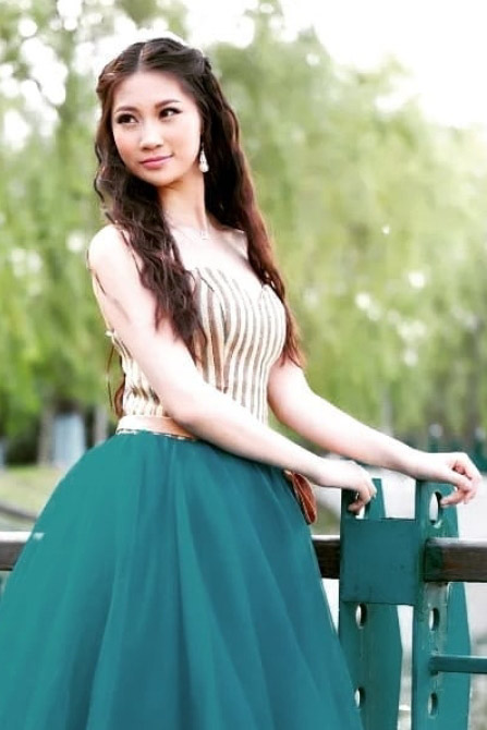 Yue — Model & Hostess in Rh&ocirc;ne photo 5