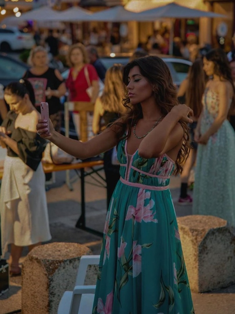 Elisabetta — Model & Hostess in Ancona photo 17