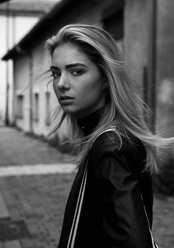 Sixtine — Model & Hostess in Paris photo 14