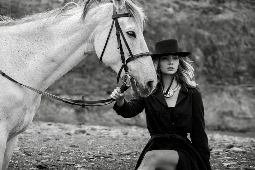 Sixtine — Model & Hostess in Paris photo 4