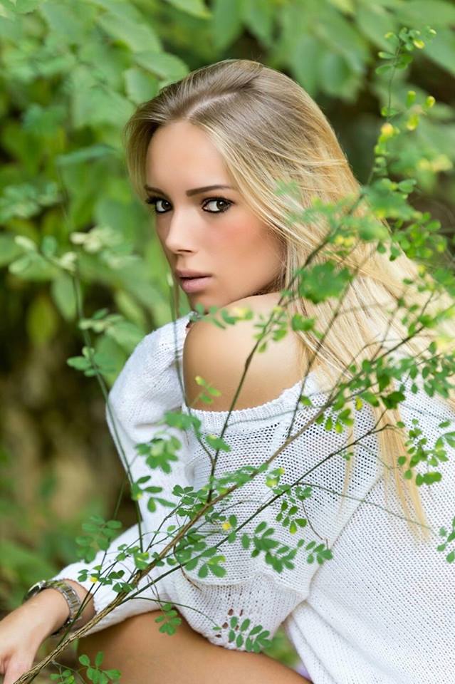 Lisa  — Model & Hostess in Alpes De Haute Provence photo 15