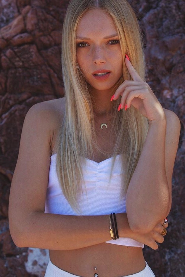 Lisa  — Model & Hostess in Alpes De Haute Provence photo 8