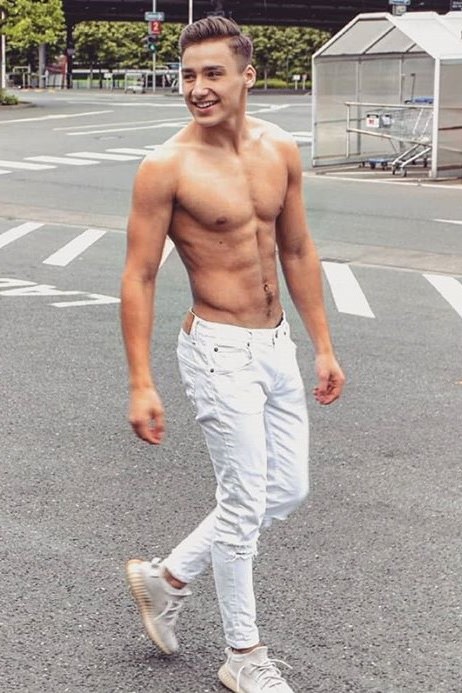 Seaman — Model & Host in D&uuml;sseldorf photo 6
