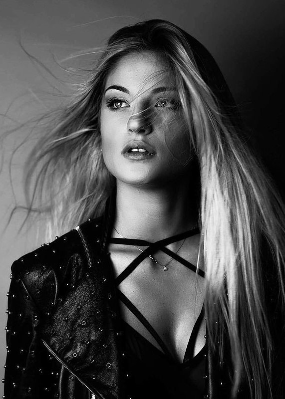 Claudia — Model & Hostess in Roma photo 16