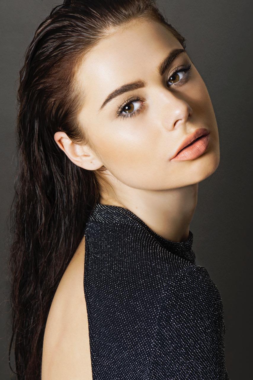Katerina — Model & Hostess in Paris photo 17