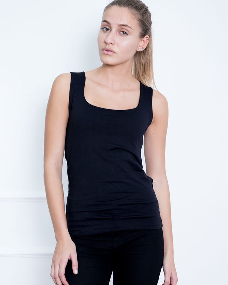 Erica — Model & Hostess in Paris photo 2