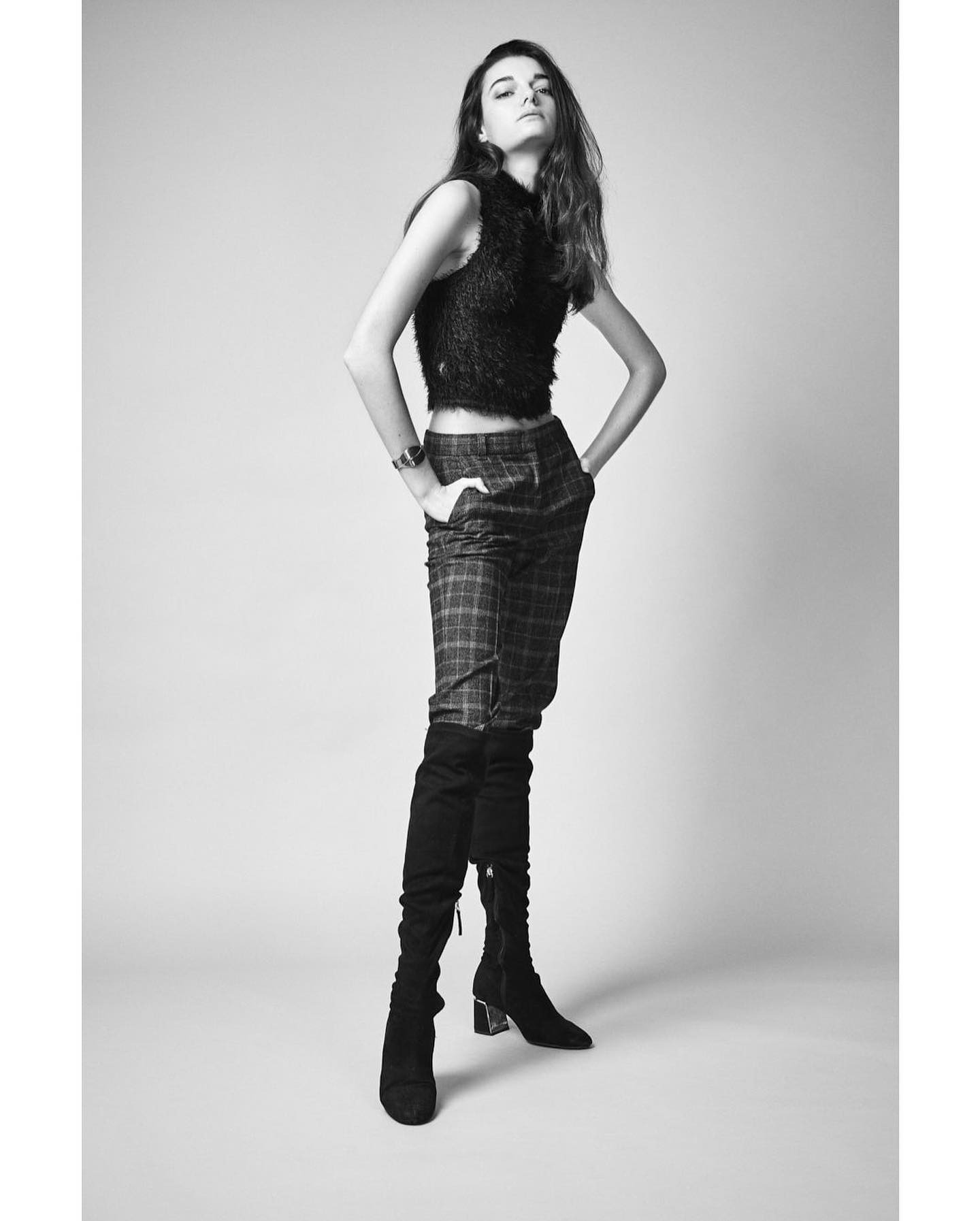 Anna — Model & Hostess in Parigi photo 13