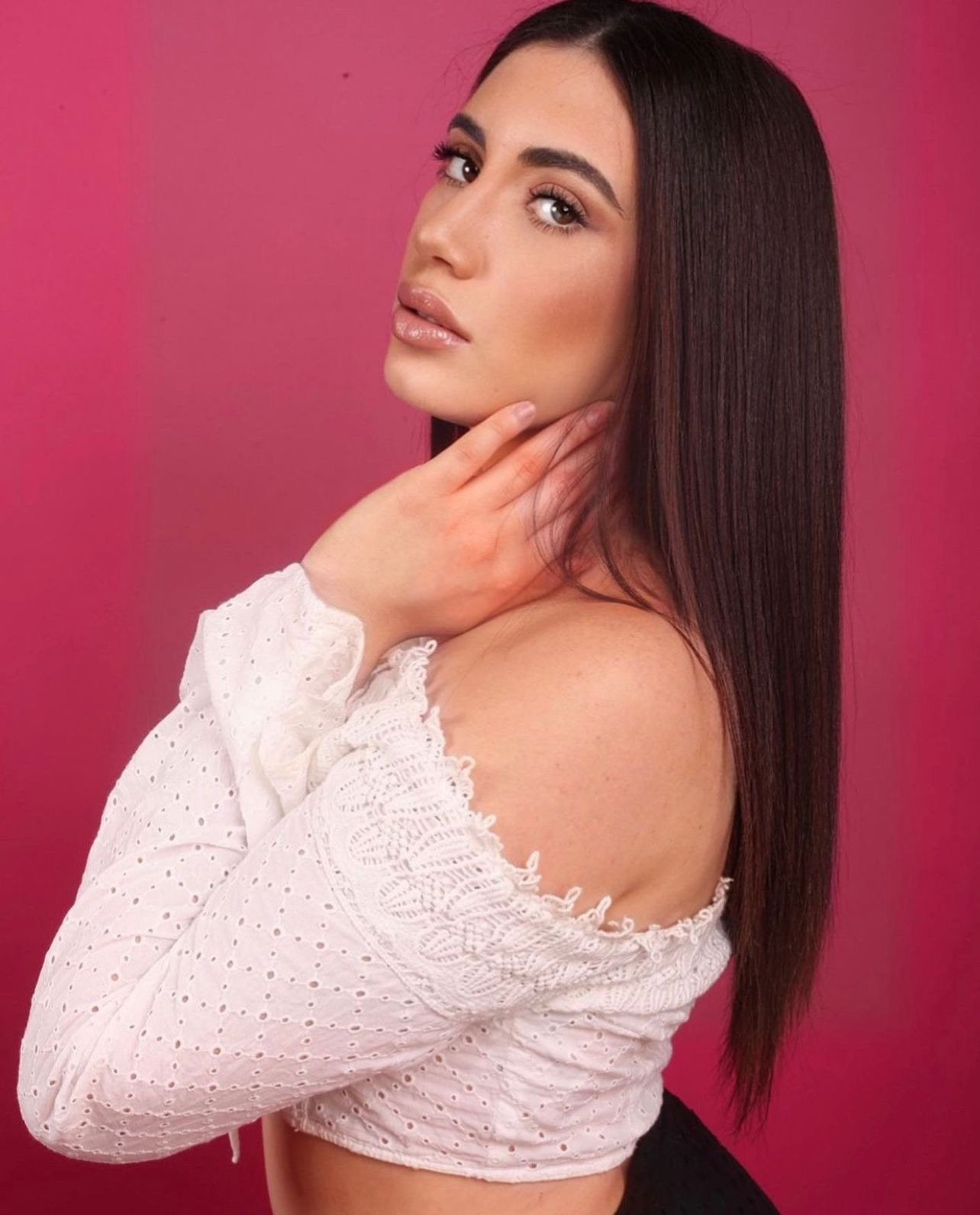 Yasmine — Model & Hostess in Paris photo 1