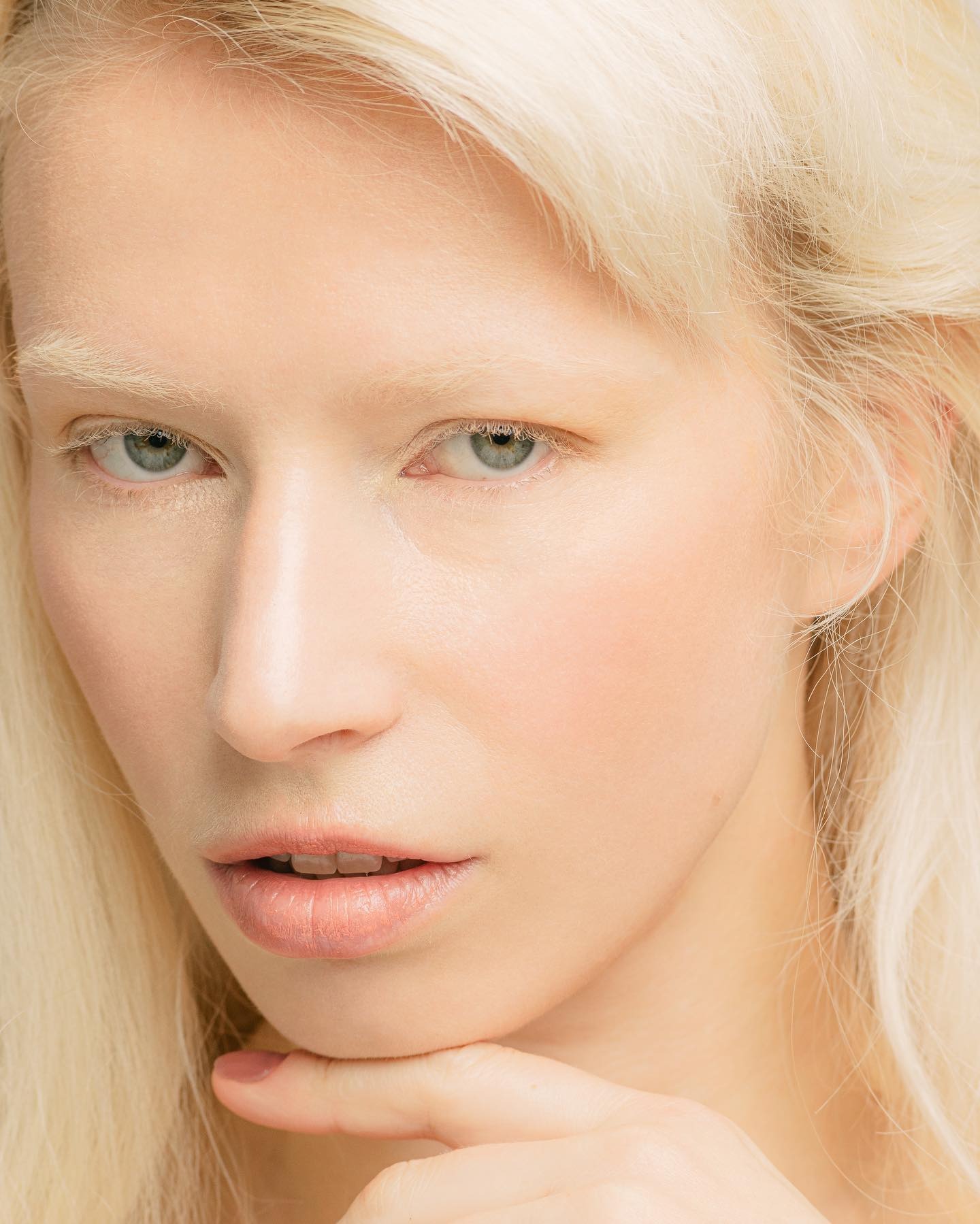 Ausrine — Model & Hostess in Greater London photo 10