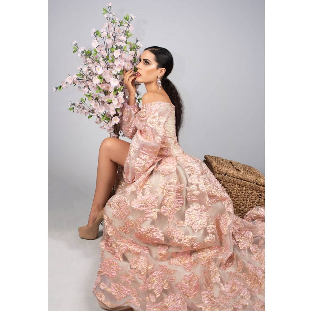 Alba — Model & Hostess in Greater London photo 14