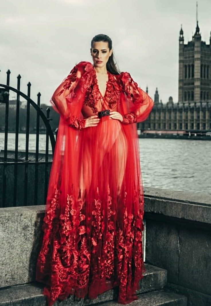 Alba — Model & Hostess in Greater London photo 9
