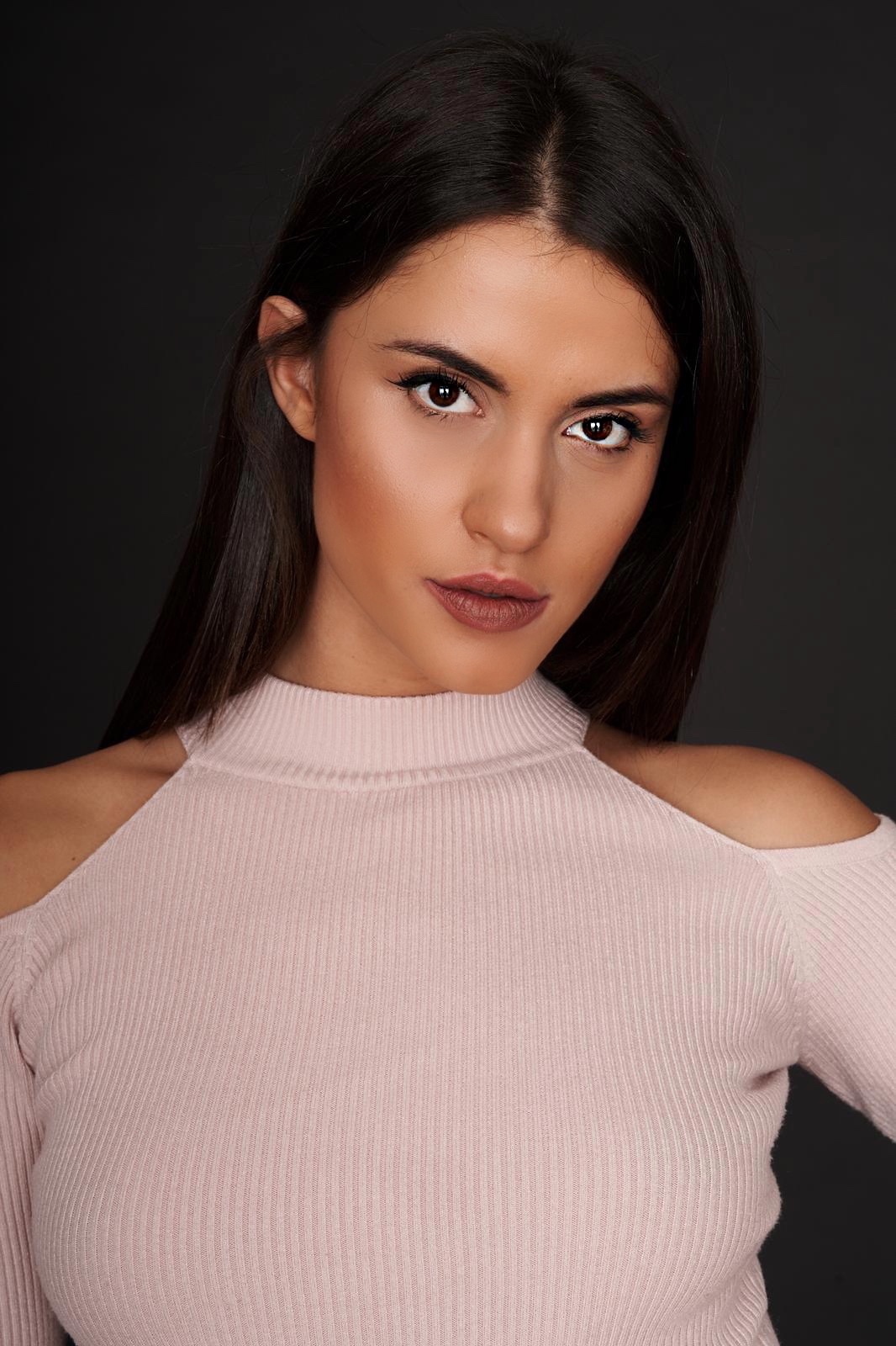 Luchiya — Model & Hostess in Greater London photo 6