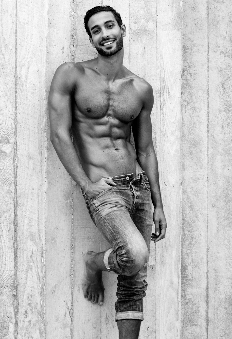 Khemila — Model & Host in Aubervilliers photo 12