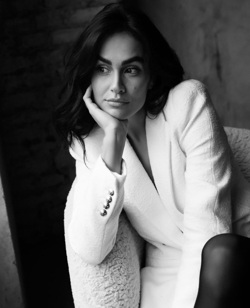 Carola photo 12 | Eye On Model
