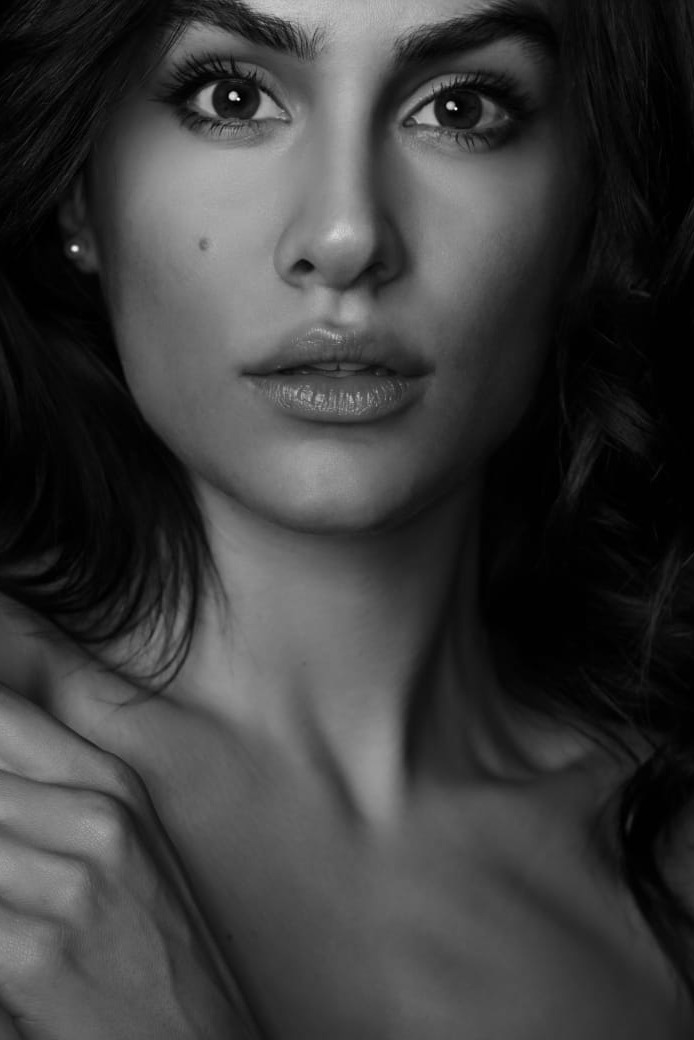 Carola photo 14 | Eye On Model