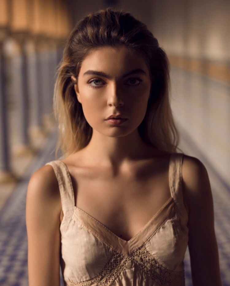 Adila — Model & Hostess in Wildau photo 4