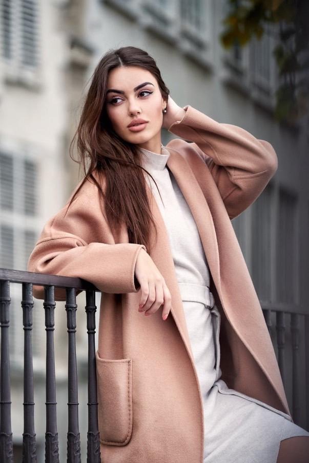 Victoria — Model & Hostess in Greater London photo 8