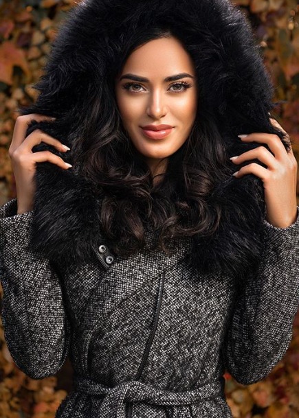 Pelin — Model & Hostess in Los Angeles photo 4