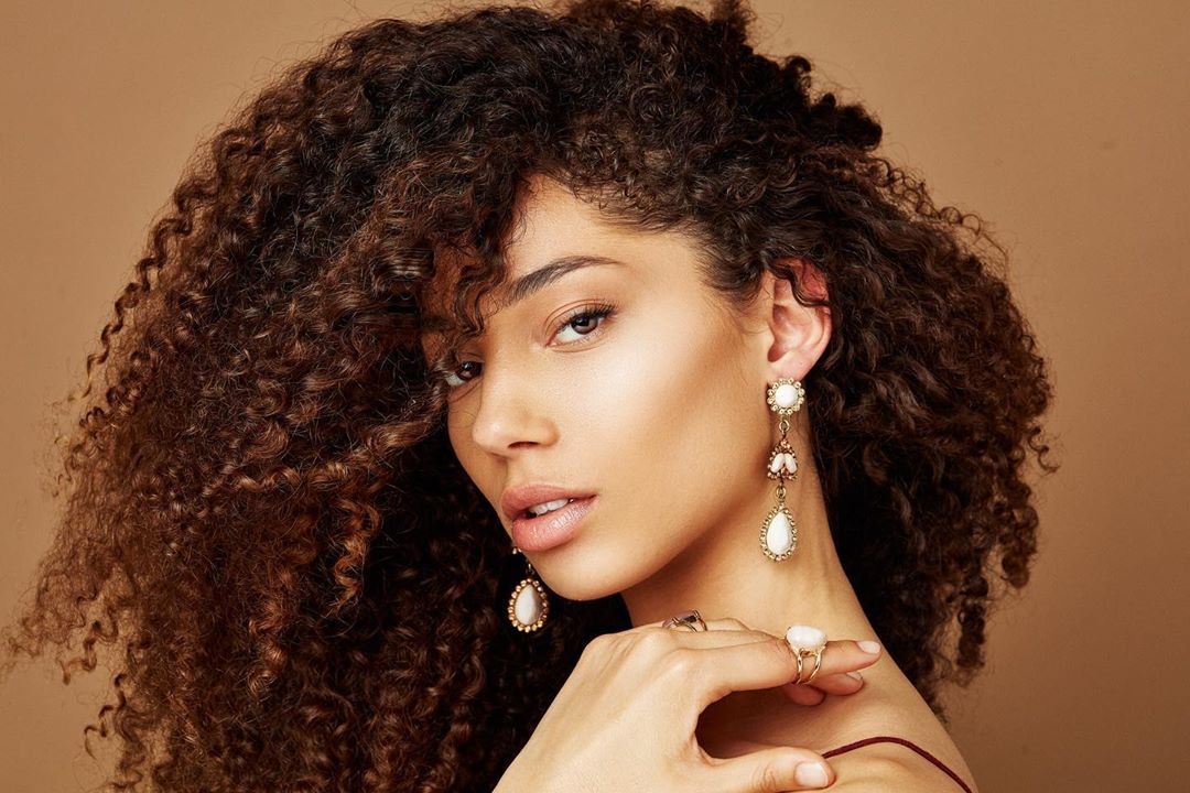 Mossane — Model & Hostess in Gen&egrave;ve photo 8