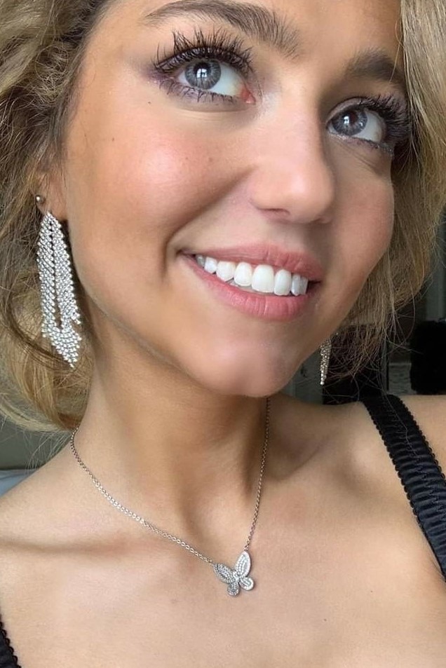 Sarah — Model & Hostess in Gen&egrave;ve photo 3