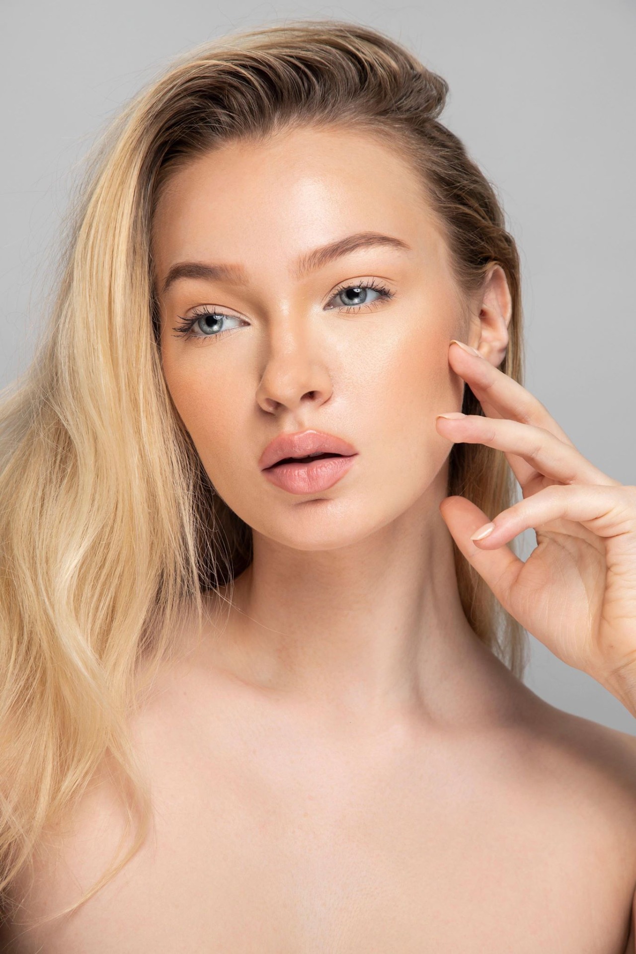 Shannon — Model & Hostess in New York photo 24