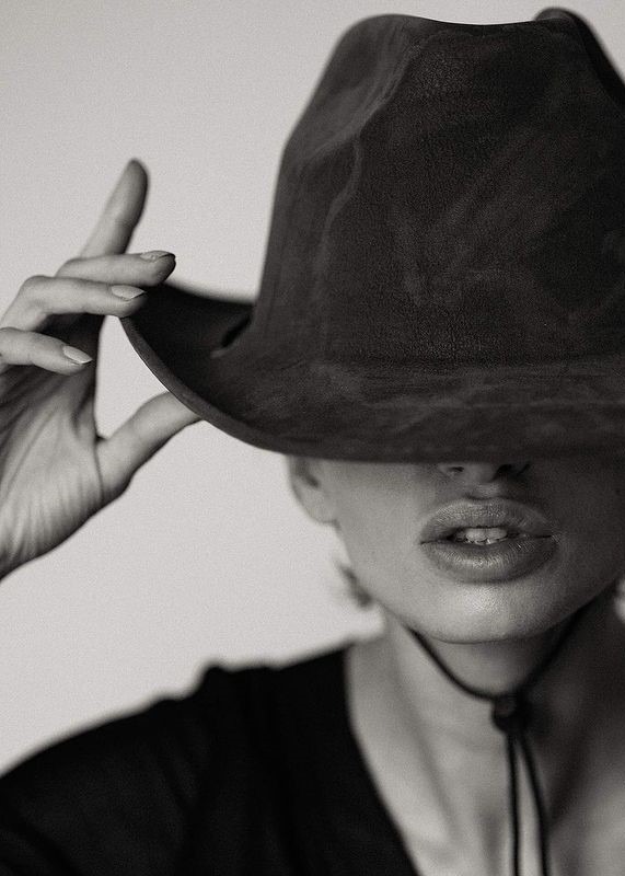 Corinne — Model & Hostess in Milano photo 33