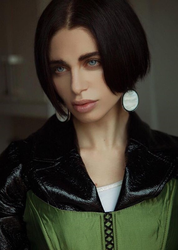 Corinne — Model & Hostess in Milano photo 39