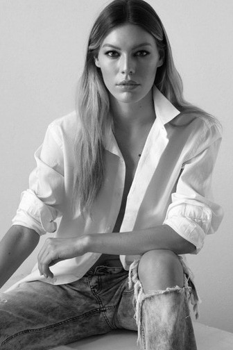 Virginia — Model & Hostess in Zola Predosa photo 3