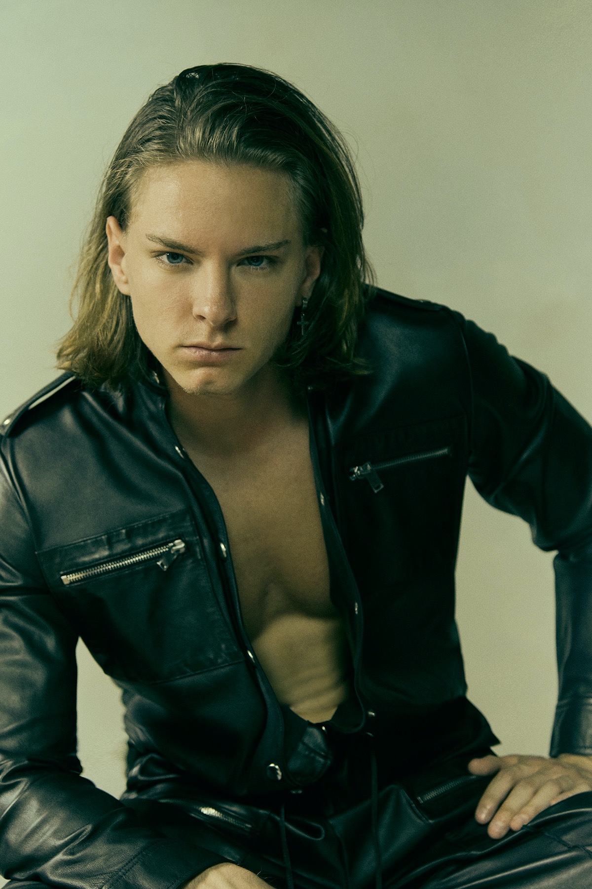 Alan Fernando — Model & Host in Saint-l&eacute;gier-la Chi&eacute;saz photo 3