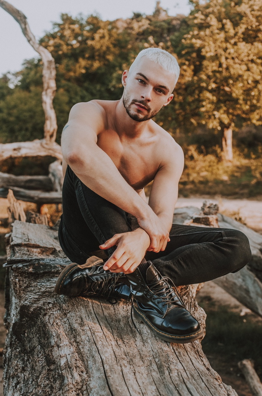 Ivan — Model & Host in H&uuml;rth photo 2