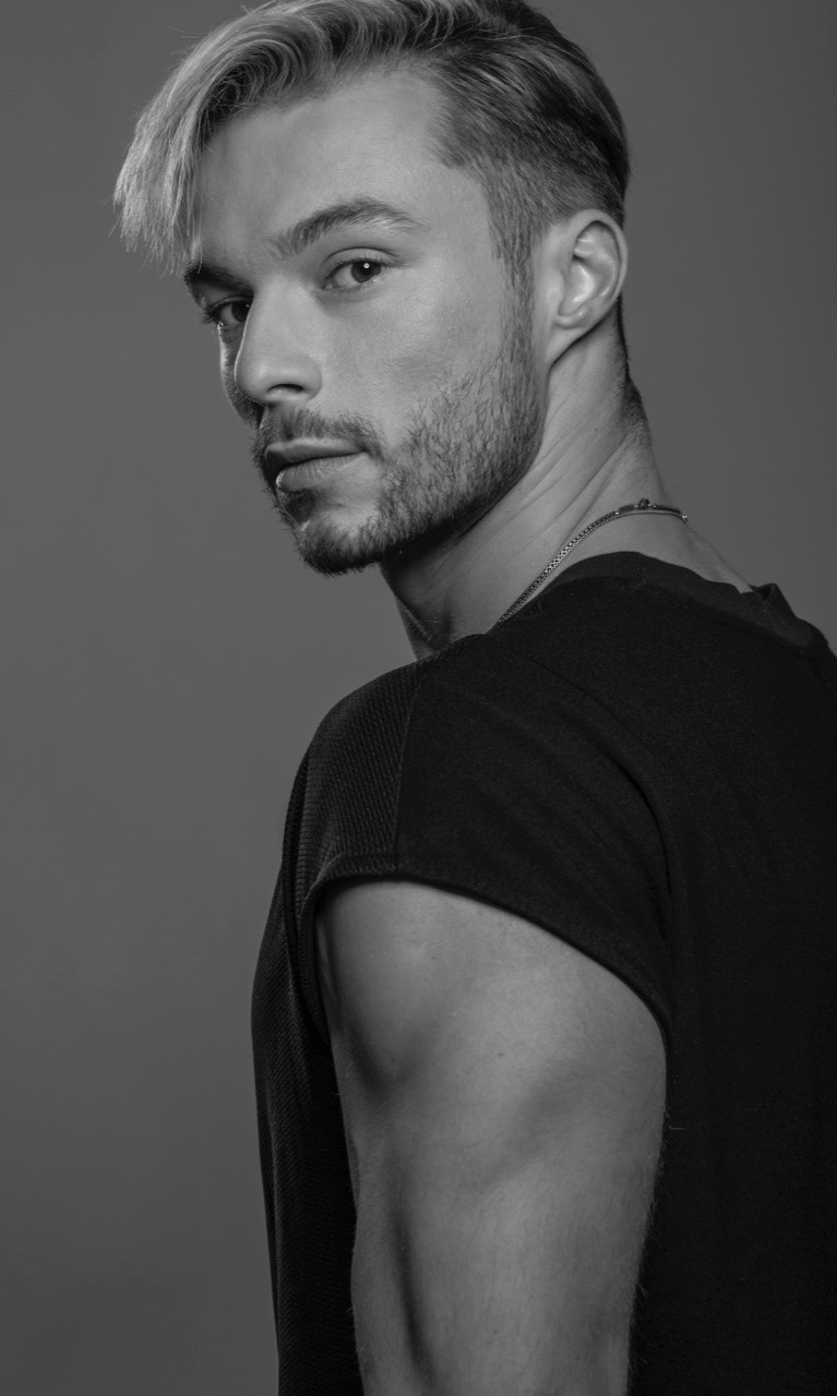 Ivan — Model & Host in H&uuml;rth photo 4