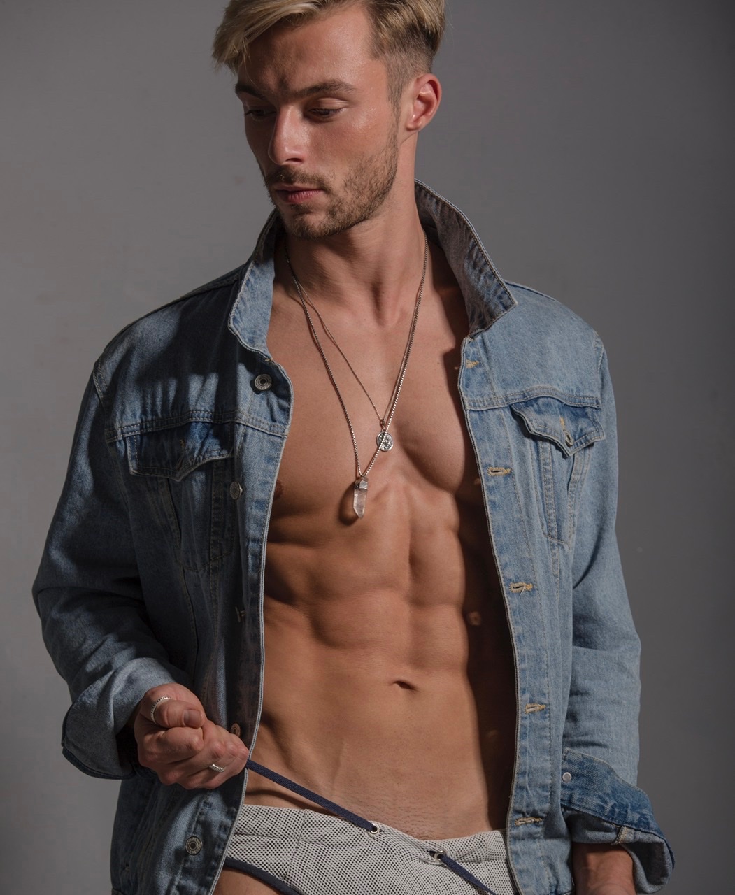 Ivan — Model & Host in H&uuml;rth photo 5