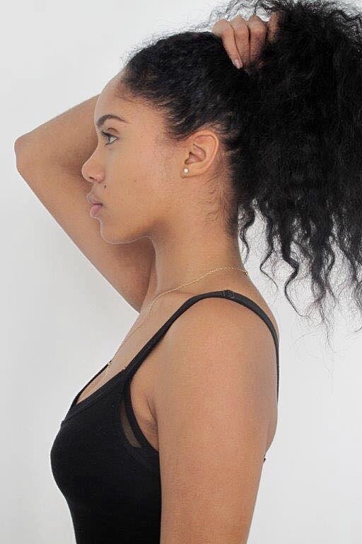 Fiona — Model & Hostess in Paris photo 1