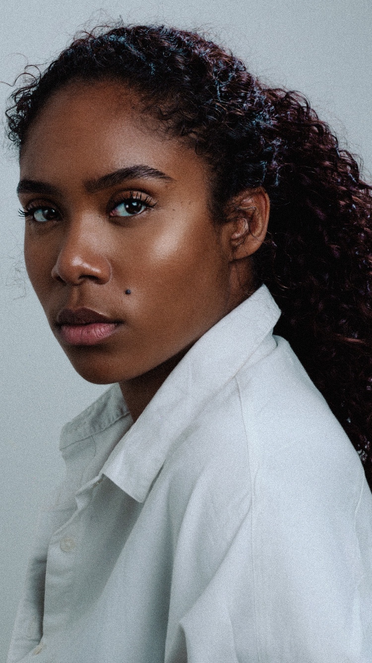 Fiona — Model & Hostess in Paris photo 10