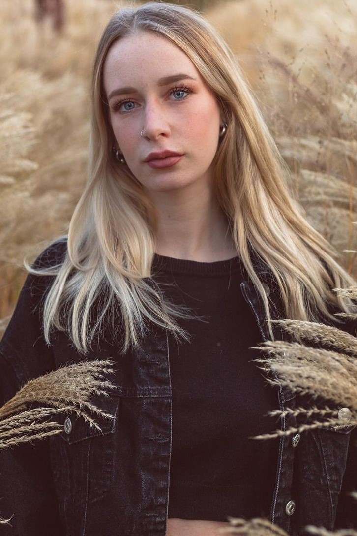 Eliana — Model & Hostess in Milano photo 4