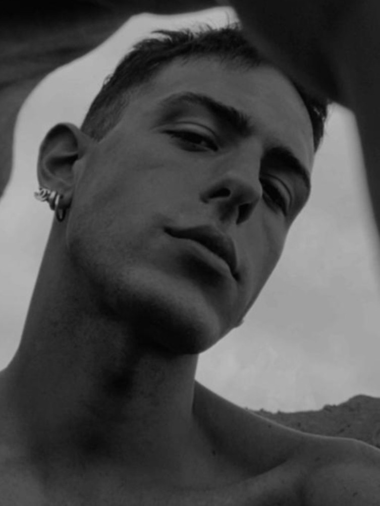 Gabriele — Model & Host in Vernio photo 1