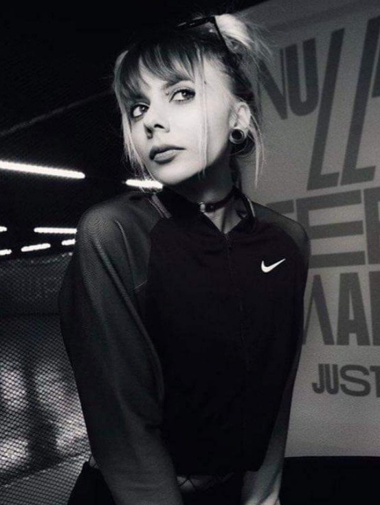 Camilla — Model & Hostess in Milano photo 5