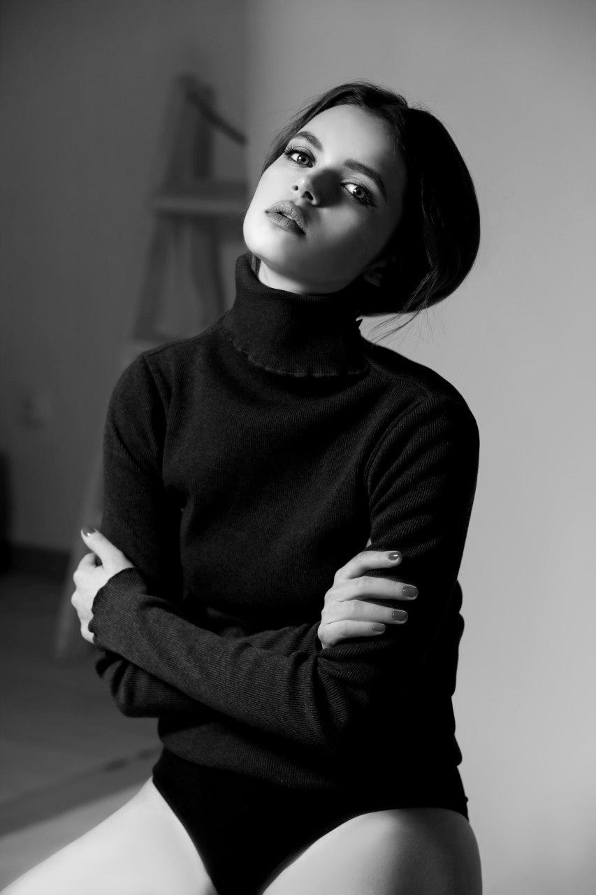 Nina — Model & Hostess in Torino photo 7