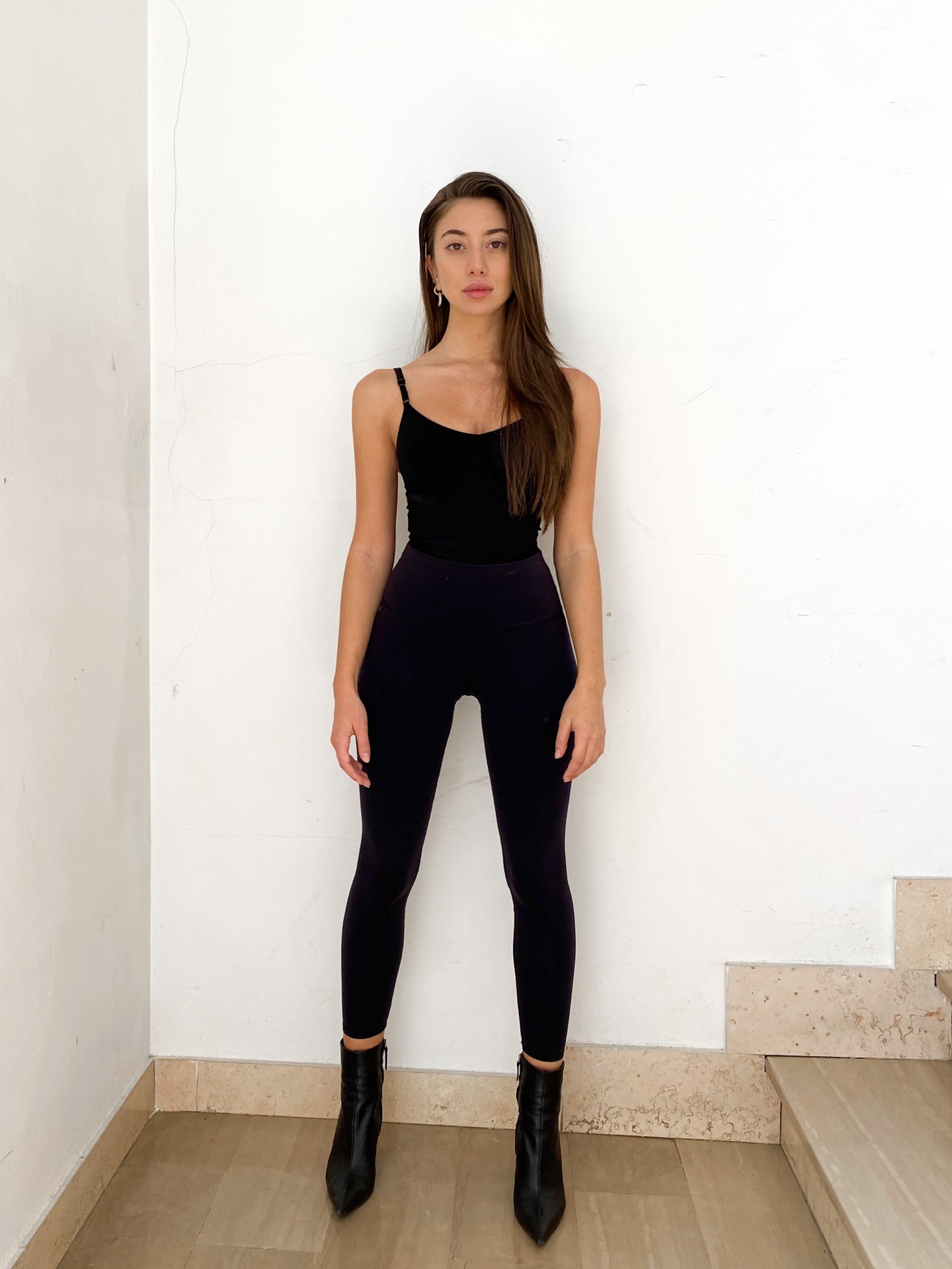 Stephanie — Model & Hostess in Milan photo 10