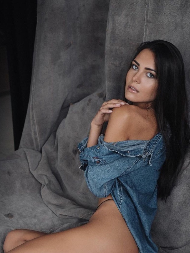 Iryna — Model & Hostess in San Fedele Intelvi photo 3