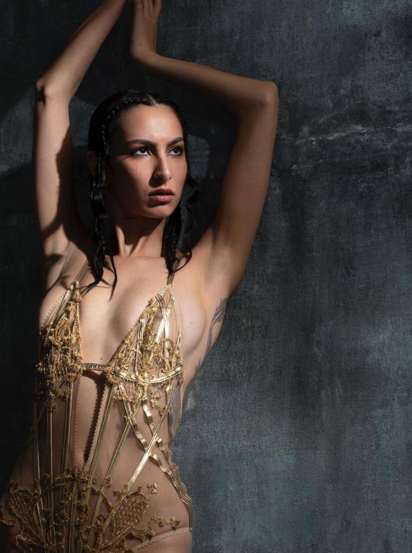 Giorgia — Model & Hostess in Wood Street Village photo 10