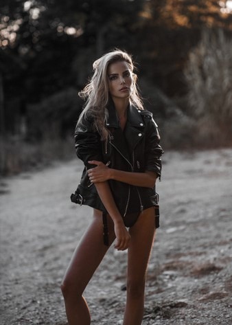 Sara — Model & Hostess in Paris photo 14