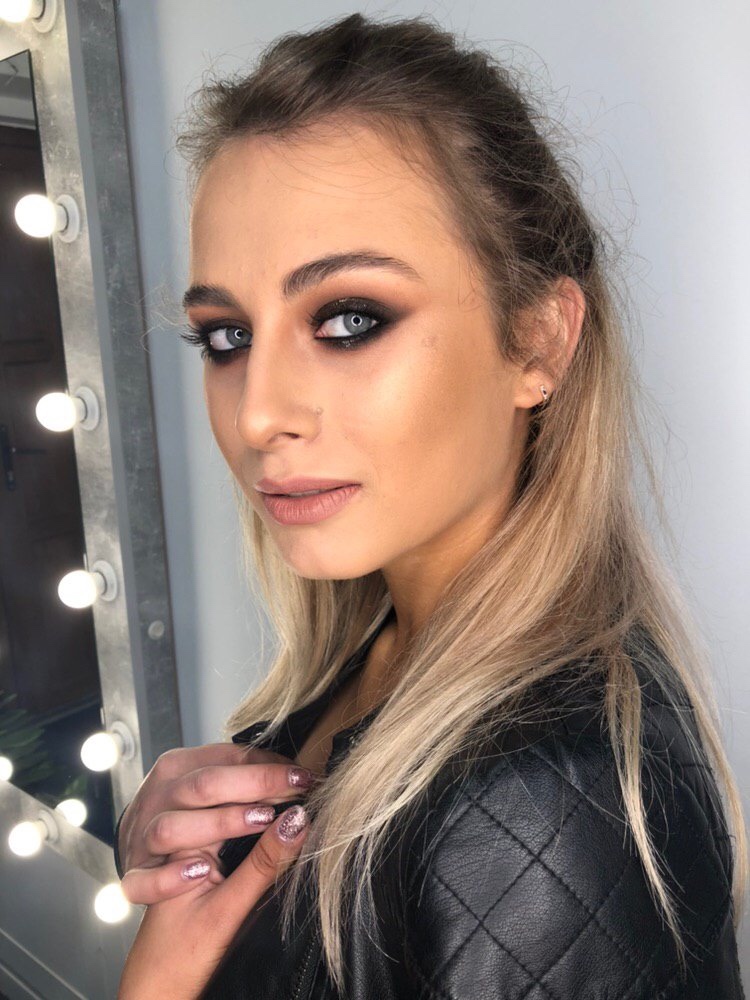 Diana — Model & Hostess in Paris photo 2