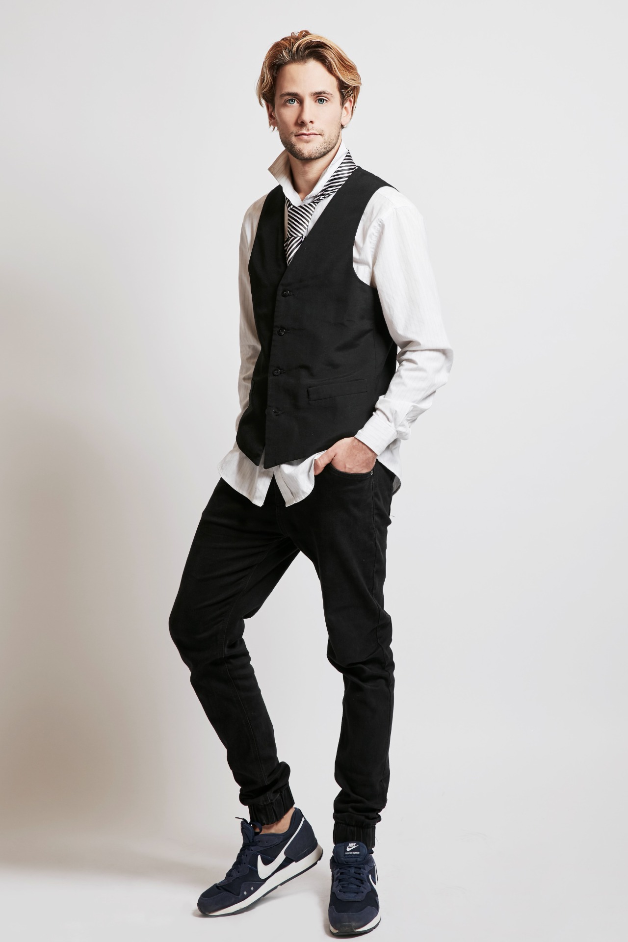 Gabriele — Model & Host in Viareggio photo 11