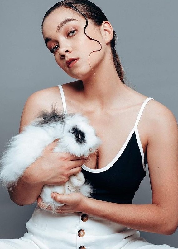 Indya — Model & Hostess in Paris photo 11